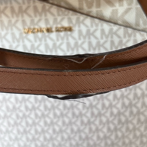 NWT Michael Kors Jet Set Travel Shoulder Bag With MK Print - Picture 9 of 9